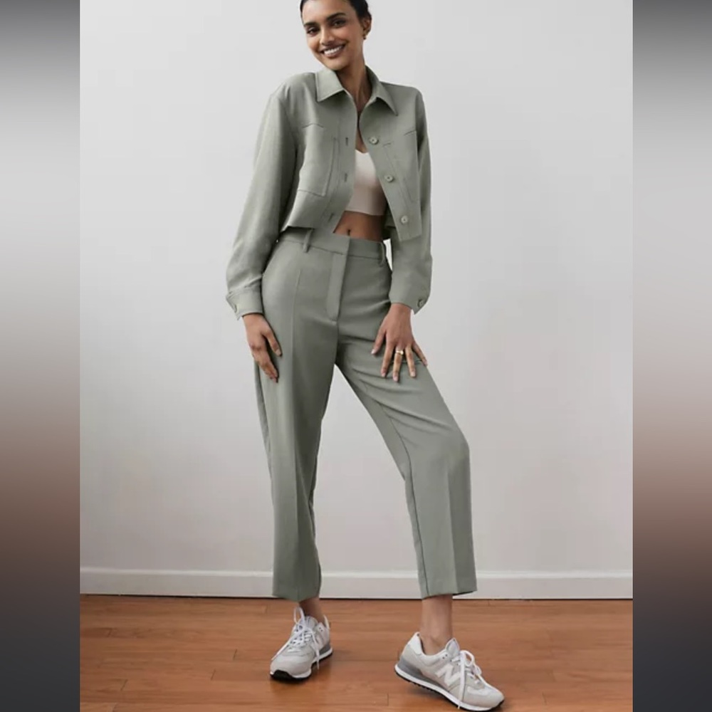 aritzia sage cropped effortless/timeless pants